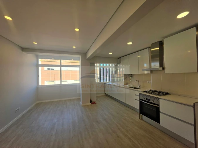 Apartamento T2 para Venda em Águas Livres Foto 2