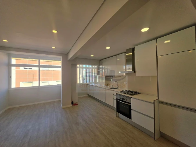 Apartamento T2 para Venda em Águas Livres Foto 3