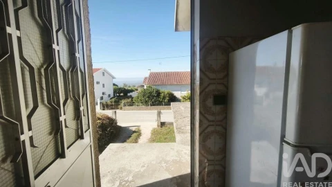 Moradia para Venda em Lagos da Beira e Lajeosa