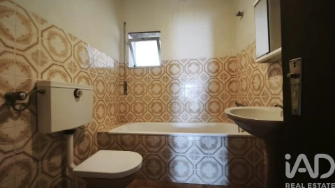 Moradia para Venda em Lagos da Beira e Lajeosa