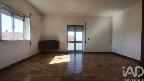 Moradia para Venda em Lagos da Beira e Lajeosa