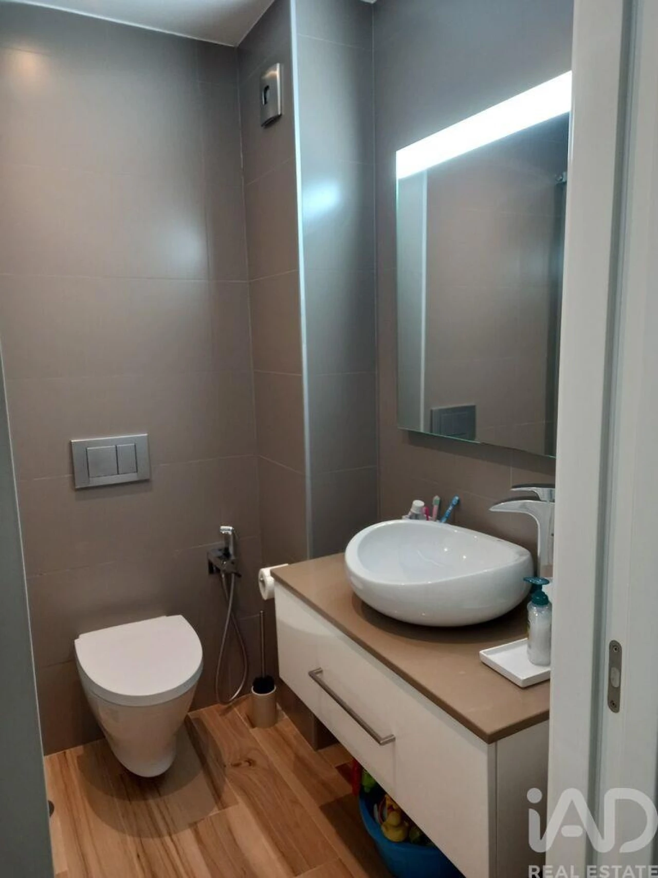 Apartamento T2 para Arrendamento em Faro (Sé e São Pedro) Foto 11