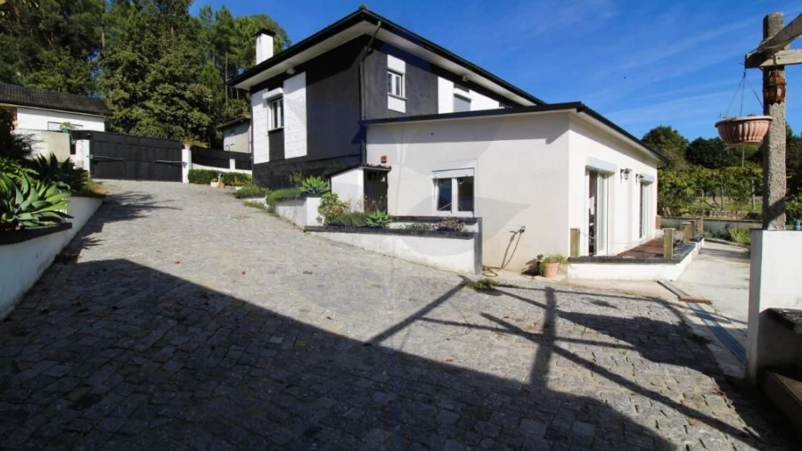 Moradia T3 para Venda em Verim, Friande e Ajude