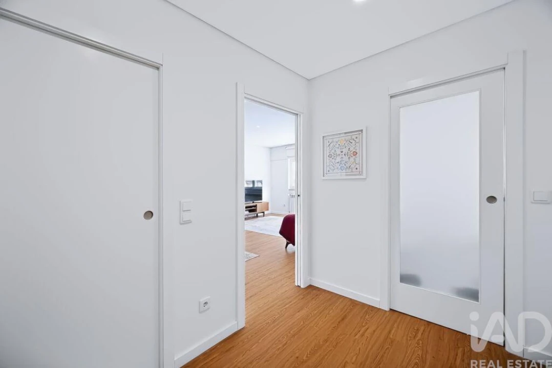 Apartamento T3 para Arrendamento em São Domingos de Benfica Foto 1