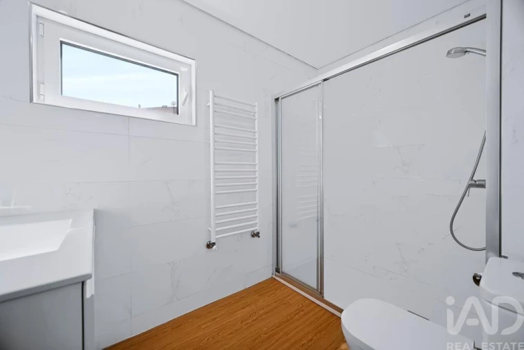 Apartamento T3 para Arrendamento em São Domingos de Benfica Foto 8