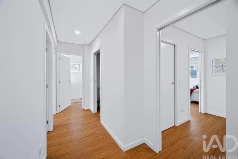 Apartamento T3 para Arrendamento em São Domingos de Benfica Foto 4