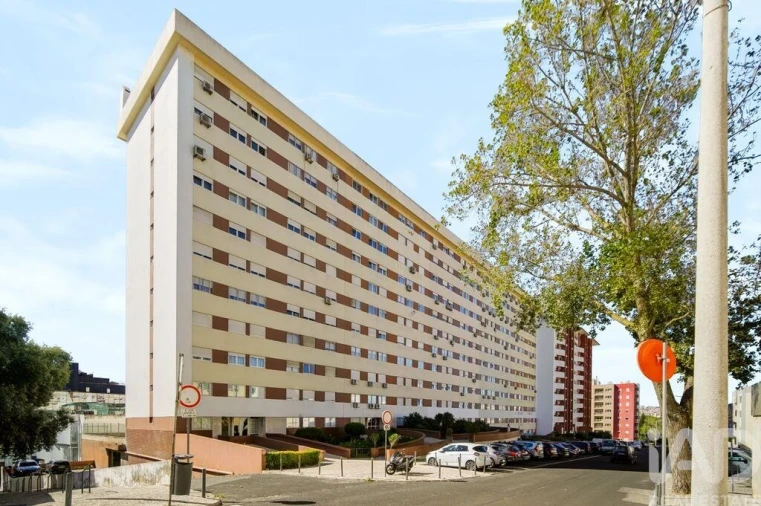 Apartamento T3 para Arrendamento em São Domingos de Benfica Foto 22