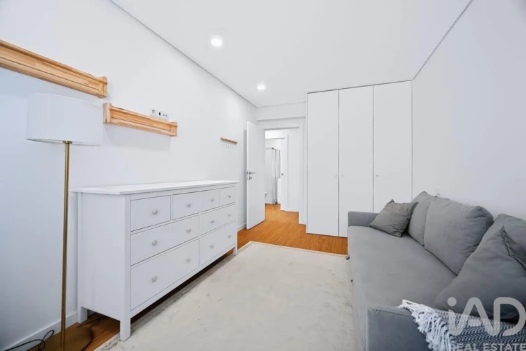 Apartamento T3 para Arrendamento em São Domingos de Benfica Foto 9