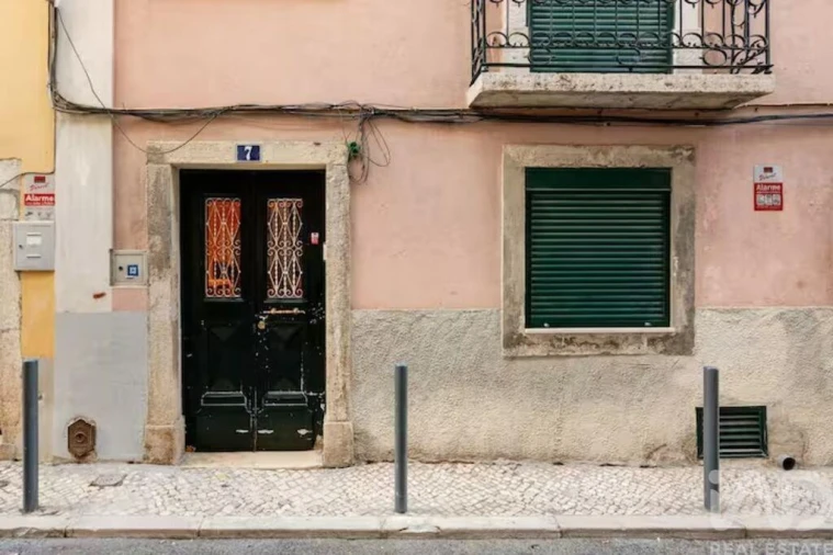 Apartamento T2 para Arrendamento em Misericórdia Foto 21