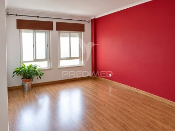 Apartamento T3 para Venda em Oeiras e São Julião da Barra, Paço de Arcos e Caxias