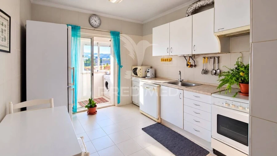 Apartamento T3 para Venda em Oeiras e São Julião da Barra, Paço de Arcos e Caxias