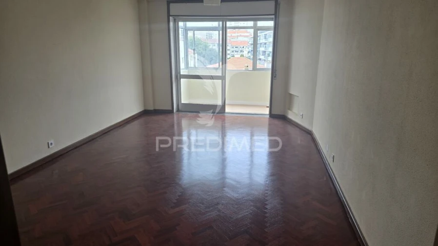 Prédio para Venda em Baguim do Monte (Rio Tinto) Foto 2