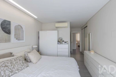 Apartamento T2 para Arrendamento em Póvoa de Santo Adrião e Olival Basto