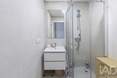 Apartamento T2 para Arrendamento em Póvoa de Santo Adrião e Olival Basto