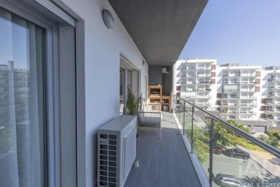 Apartamento T2 para Arrendamento em Póvoa de Santo Adrião e Olival Basto