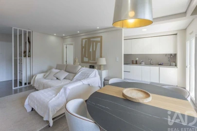 Apartamento T2 para Arrendamento em Póvoa de Santo Adrião e Olival Basto