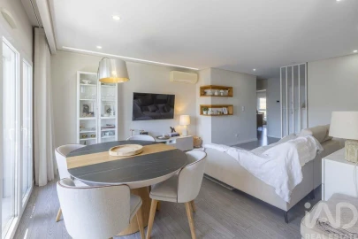 Apartamento T2 para Arrendamento em Póvoa de Santo Adrião e Olival Basto