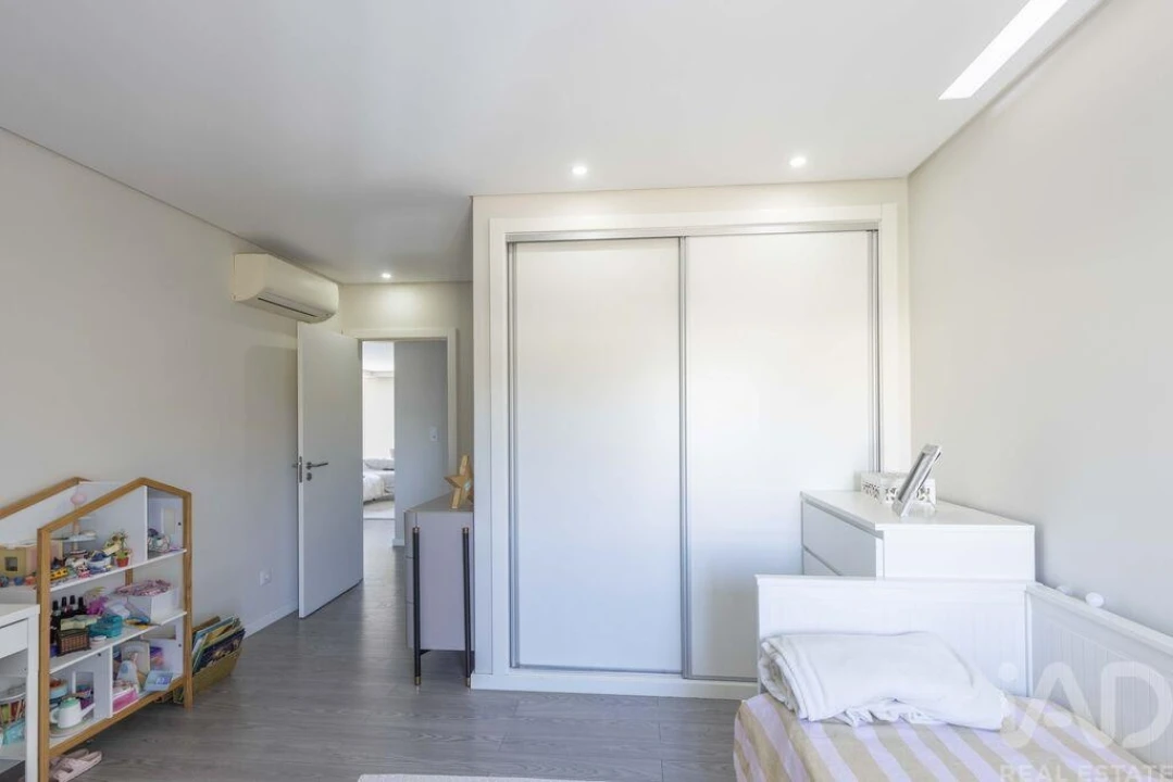 Apartamento T2 para Arrendamento em Póvoa de Santo Adrião e Olival Basto Foto 8