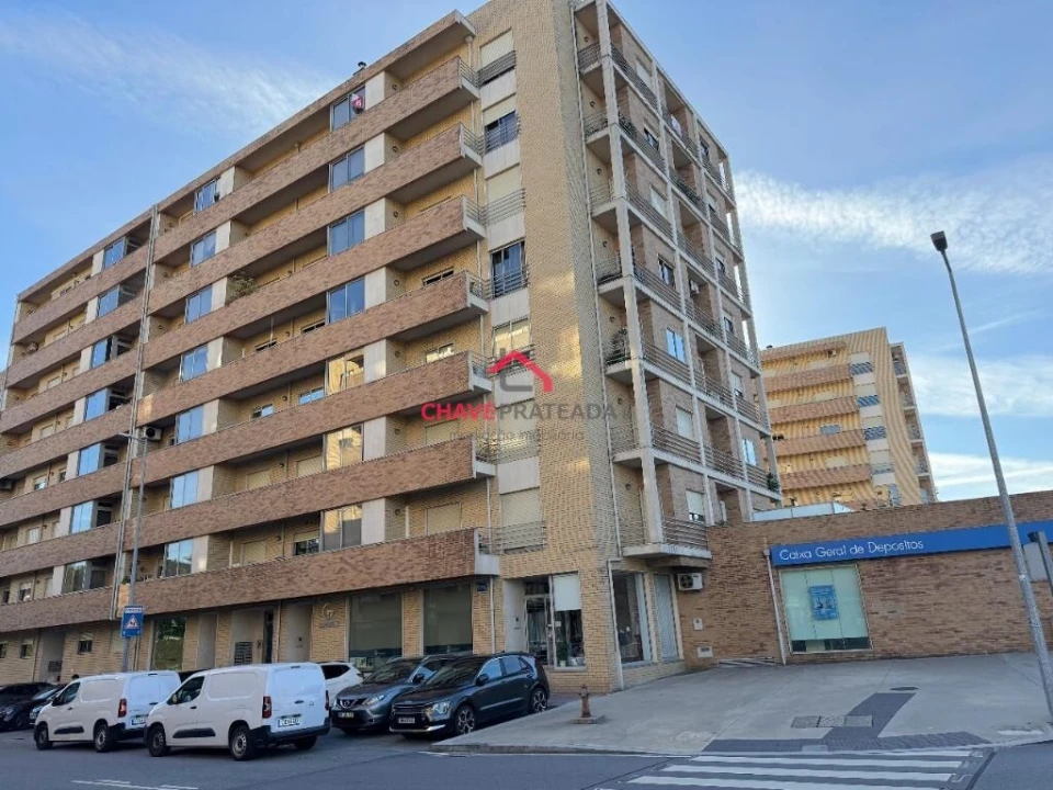 Apartamento T4 para Venda em Nogueira, Fraião e Lamaçães Foto 2