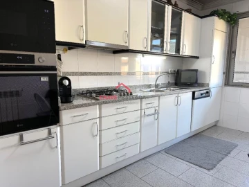 Apartamento T4 para Venda em Nogueira, Fraião e Lamaçães