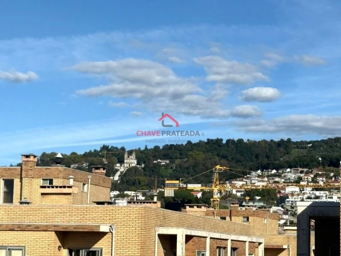 Apartamento T4 para Venda em Nogueira, Fraião e Lamaçães Foto 11