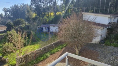 Moradia T3 para Venda em São Cipriano e Vil de Souto