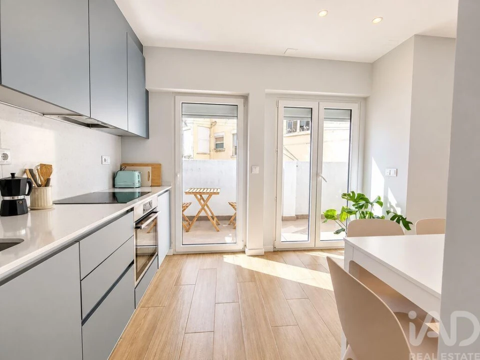 Apartamento T1 para Arrendamento em São Vicente Foto 3