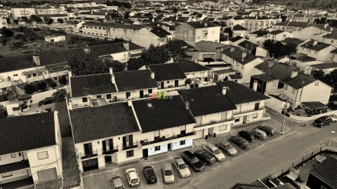 Moradia T2 para Venda em Nossa Senhora da Vila, Nossa Senhora do Bispo e Silveiras