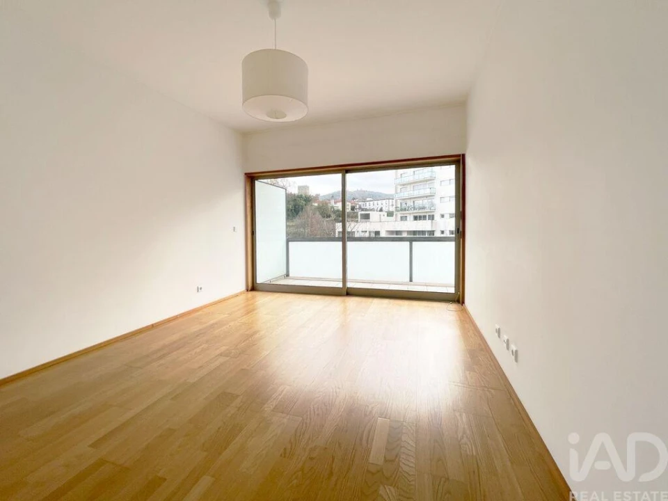 Apartamento T2 para Venda em Azurem Foto 2