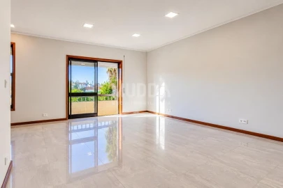 Apartamento T3 para Venda em Paços de Brandão