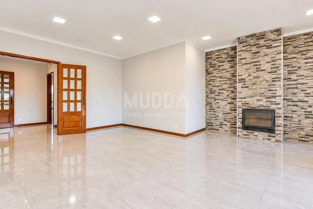 Apartamento T3 para Venda em Paços de Brandão Foto 6