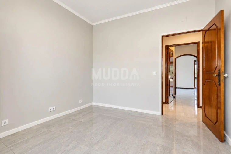 Apartamento T3 para Venda em Paços de Brandão Foto 21