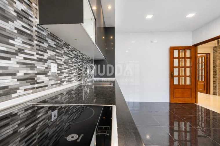 Apartamento T3 para Venda em Paços de Brandão Foto 31