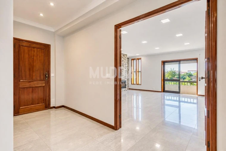 Apartamento T3 para Venda em Paços de Brandão Foto 11
