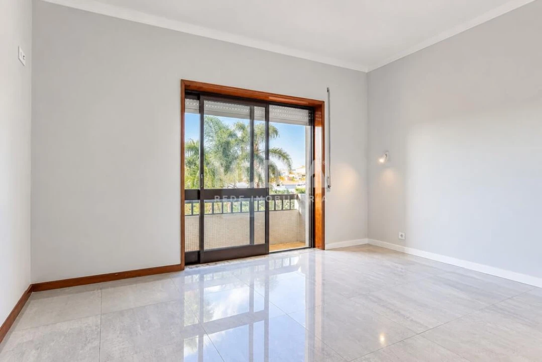 Apartamento T3 para Venda em Paços de Brandão Foto 15