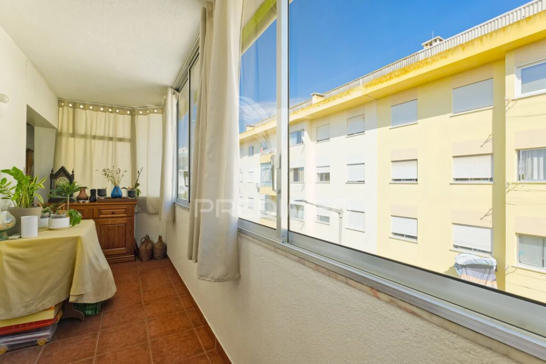 Apartamento T3 para Venda em Charneca de Caparica e Sobreda Foto 14
