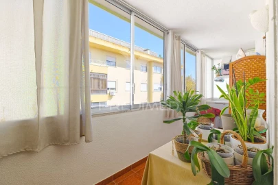 Apartamento T3 para Venda em Charneca de Caparica e Sobreda