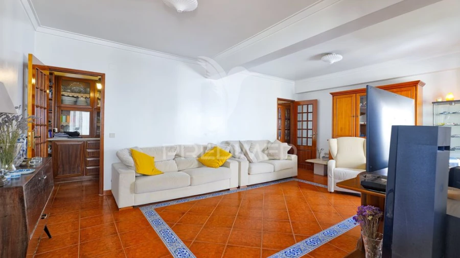 Apartamento T3 para Venda em Charneca de Caparica e Sobreda