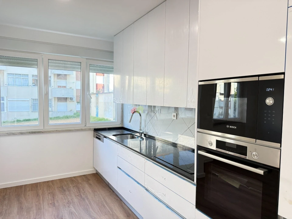 Apartamento T3 para Venda em Moita Foto 3
