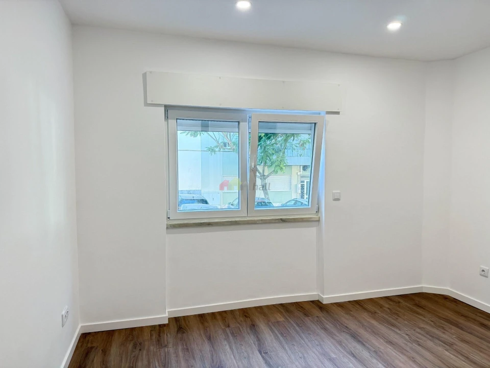 Apartamento T3 para Venda em Moita Foto 11