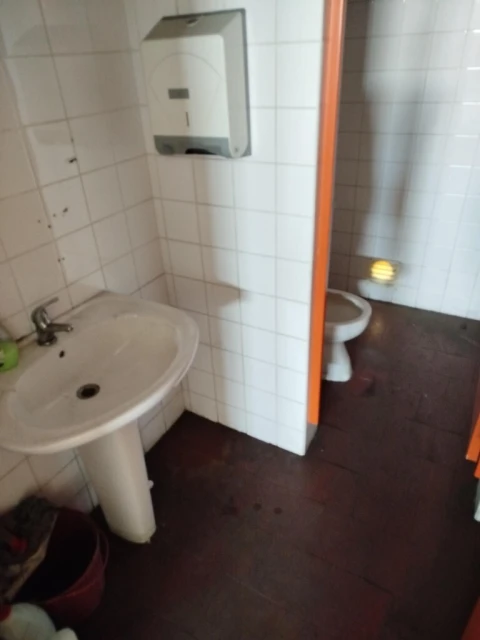 Armazém para Arrendamento em Pontinha e Famões