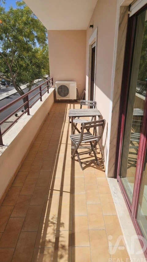 Apartamento T2 para Arrendamento em Loule (São Clemente)