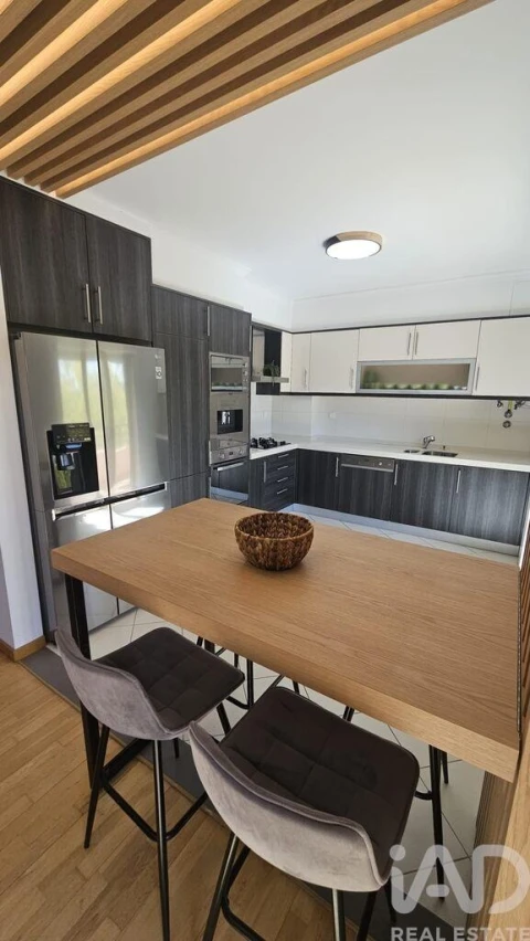 Apartamento T2 para Arrendamento em Loule (São Clemente)