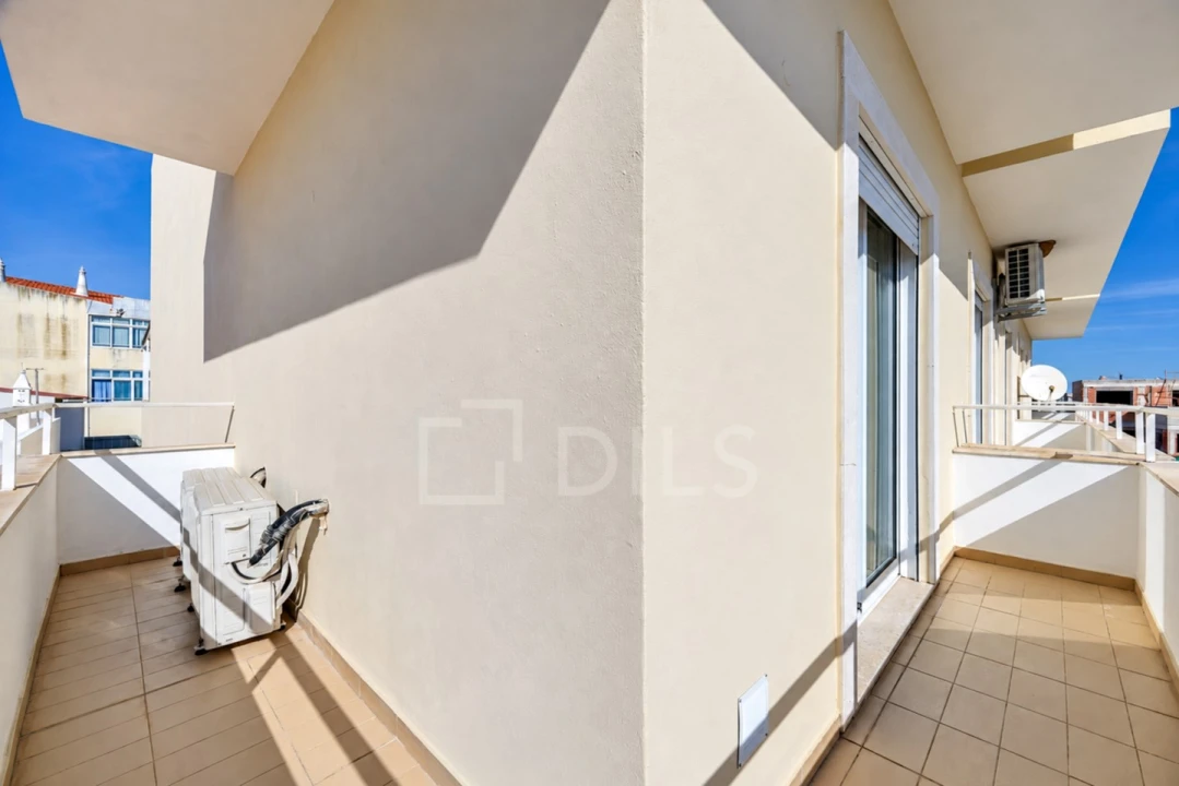 Apartamento T2 para Arrendamento em Faro (Sé e São Pedro) Foto 20