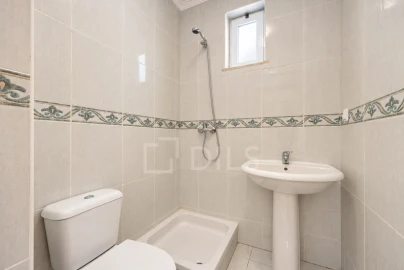 Apartamento T2 para Arrendamento em Faro (Sé e São Pedro)