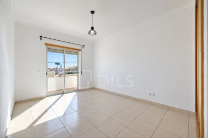 Apartamento T2 para Arrendamento em Faro (Sé e São Pedro)