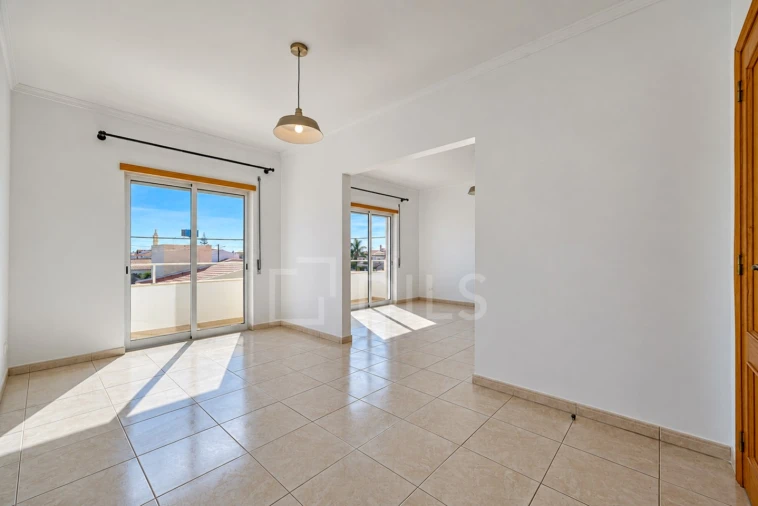 Apartamento T2 para Arrendamento em Faro (Sé e São Pedro) Foto 3