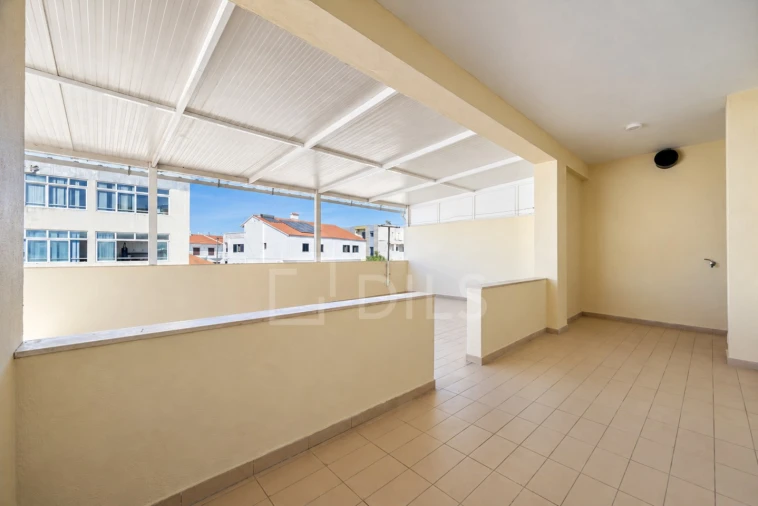 Apartamento T2 para Arrendamento em Faro (Sé e São Pedro) Foto 9