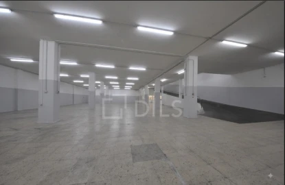 Armazém para Venda em Alvalade