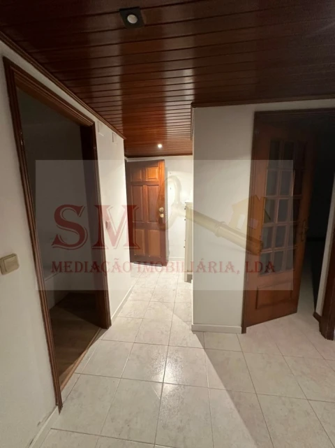 Apartamento T1 para Arrendamento em Cacém e São Marcos